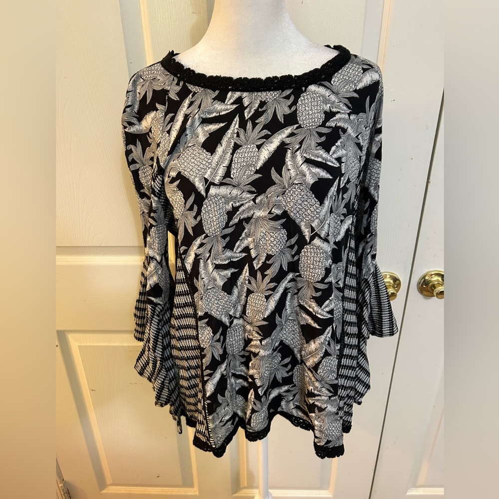 Black and white tunic from Solitaire by Ravi Khosla, Large